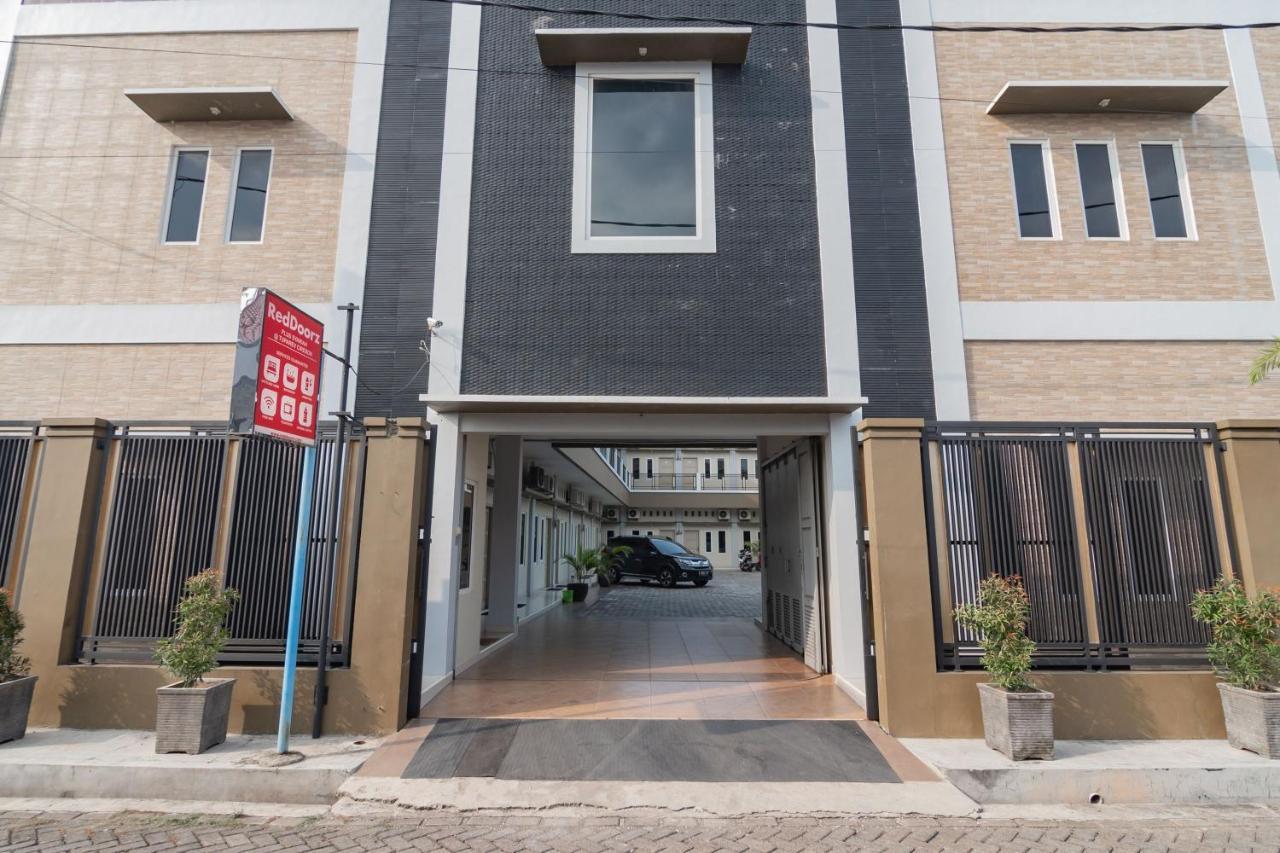 Reddoorz Plus Syariah @ Tuparev Cirebon 3 Exterior photo